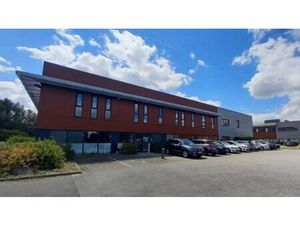 Location Local Professionnel 2 033m²