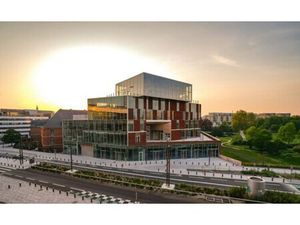 Location Local Professionnel 707m²