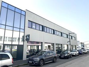 Location Local Professionnel 472m²