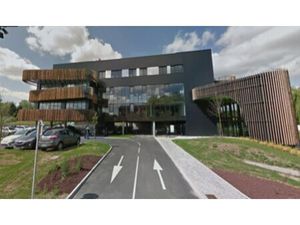 Location Local Professionnel 225m²