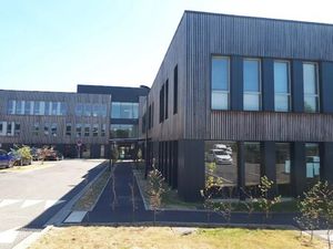 Location Local Professionnel 771m²