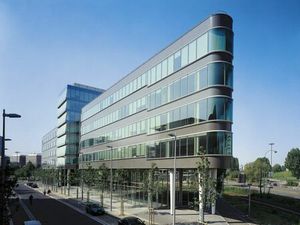 Location Local Professionnel 1 241m²