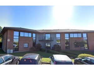 Location Local Professionnel 180m²