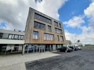 Location Local Professionnel 4 922m²