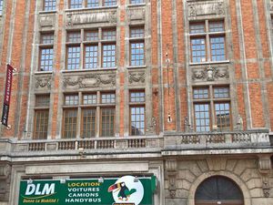 Location Local Professionnel 148m²