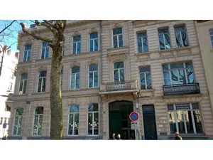 Location Local Professionnel 212m²