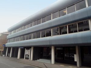 Location Local Professionnel 484m²