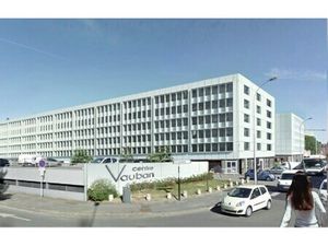 Location Local Professionnel 80m²