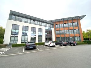 Location Local Professionnel 121m²