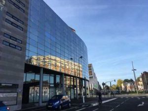 Location Local Professionnel 1 412m²