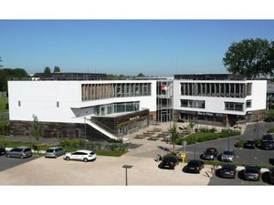 Location Local Professionnel 1 300m²