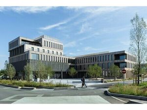 Location Local Professionnel 3 629m²