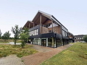 Location Local Professionnel 843m²