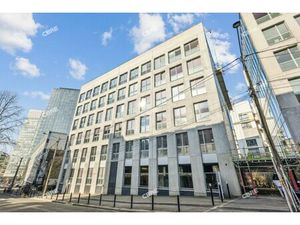 Location Local Professionnel 300m²