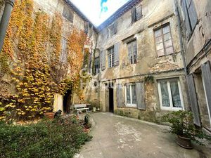 Narbonne  ensemble immobilier en pierre à rénover