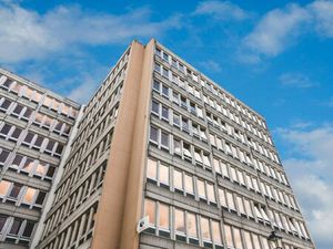 Location Local Professionnel 403m²