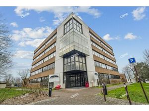 Location Local Professionnel 5 127m²