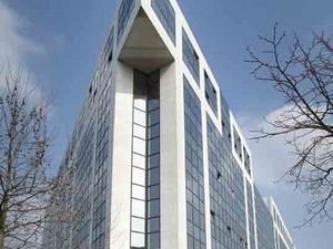 Location Local Professionnel 711m²