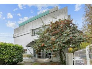 Location Local Professionnel 692m²