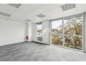 Location Local Professionnel 268m²