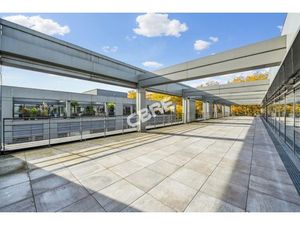 Location Local Professionnel 1 484m²