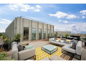 Location Local Professionnel 4 368m²