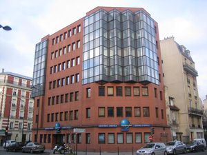 Location Local Professionnel 1 725m²