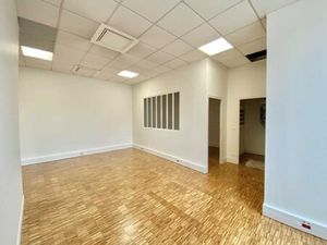 Location Local Professionnel 110m²