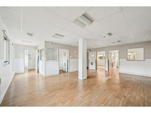 Location Local Professionnel 97m²