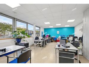 Location Local Professionnel 522m²