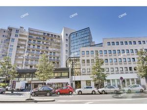 Location Local Professionnel 210m²