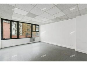 Location Local Professionnel 320m²