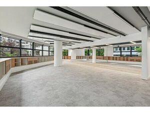 Location Local Professionnel 4 561m² LEVALLOIS PERRET 92300