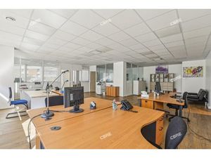 Location Local Professionnel 132m²