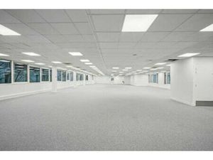 Location Local Professionnel 1 858m²