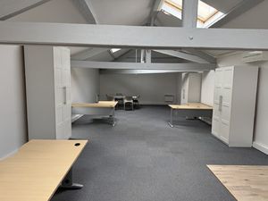 Location Local Professionnel 126m²