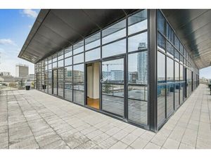 Location Local Professionnel 4 856m²