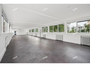 Location Local Professionnel 440m²