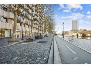 Location Local Professionnel 2 038m²