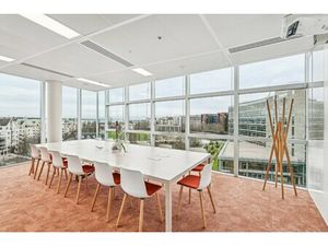 Location Local Professionnel 4 816m²