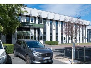 Location Local Professionnel 2 658m²