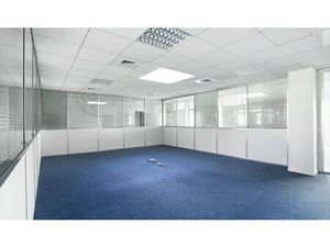 Location Local Professionnel 929m²