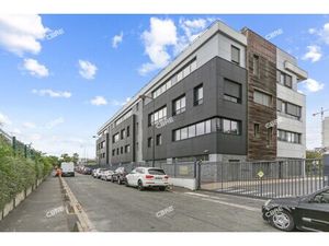 Location Local Professionnel 3 176m²