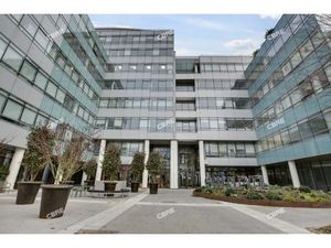 Location Local Professionnel 655m²