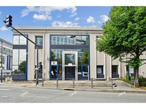 Location Local Professionnel 2 300m²