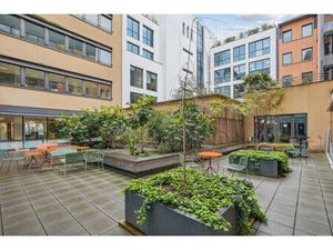 Location Local Professionnel 5 458m²