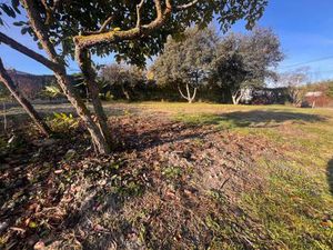 Terrain à bâtir à Léognan (33850)