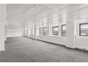 Location Local Professionnel 81m² ISSY LES MOULINEAUX 92130