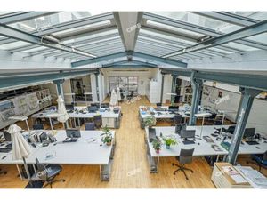 Location Local Professionnel 274m²