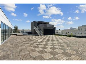 Location Local Professionnel 2 973m²